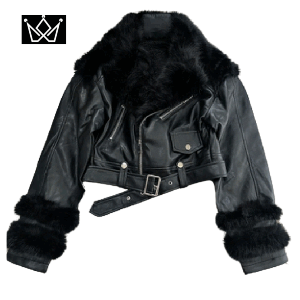 chaqueta de cuero negra con detalles de piel sintética negra. 