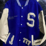 Campera Varsity Azul “S Edition 777” – Espíritu Clásico, Estilo Único